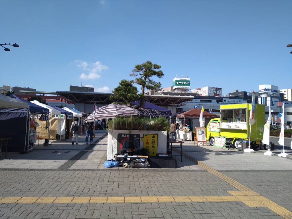南口広場